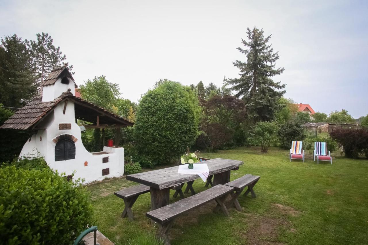 Hellenyi Apartmanok Harkány Exteriér fotografie